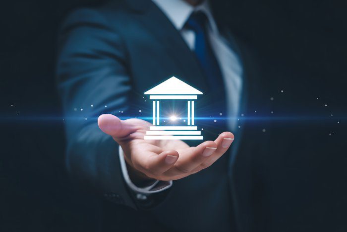 Banks & Insurance